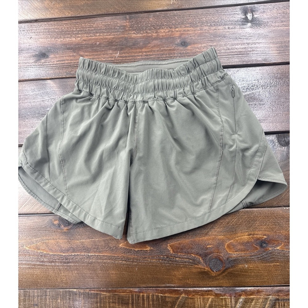 Lululemon Women's Hotty Hot HR Shorts 4" Lined Fog Green Size 4